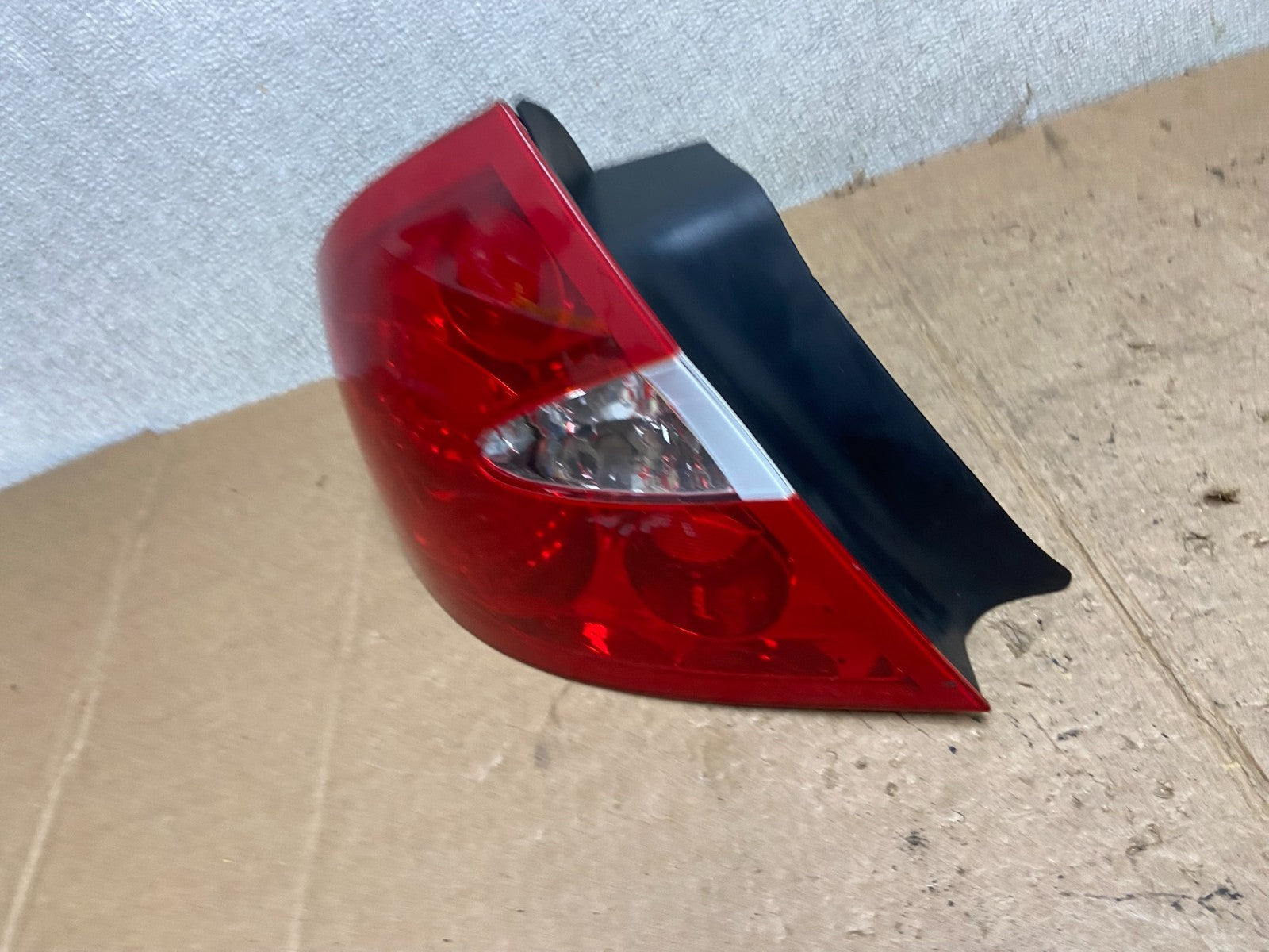 2005 to 2009 Buick Lacrosse Left Driver LH Side Tail Light AA4000 DW1