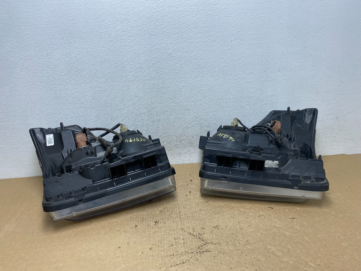 2011 to 2016 Ford F250 Super Duty Left+Right Side Headlights AF8194 DW6