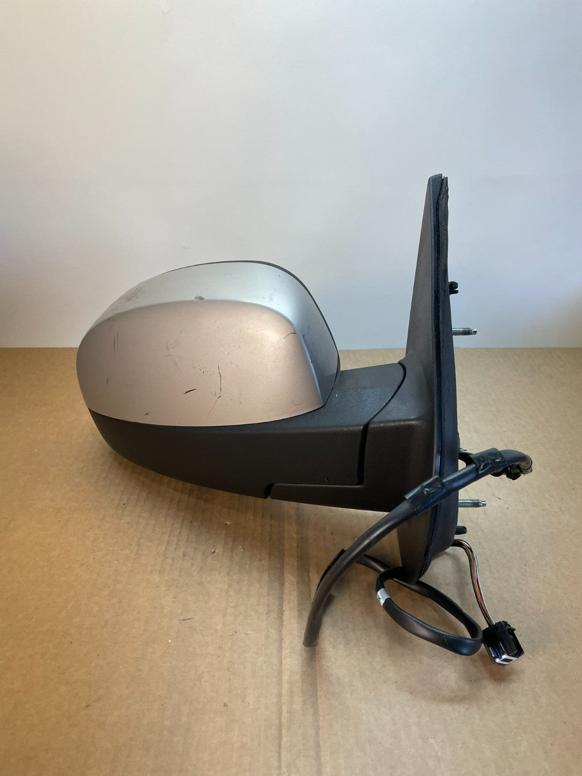 2007-2013 Chevrolet Tahoe Silverado Suburban Right Passenger Mirror AF5429 DW1