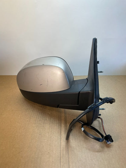 2007-2013 Chevrolet Tahoe Silverado Suburban Right Passenger Mirror AF5429 DW1