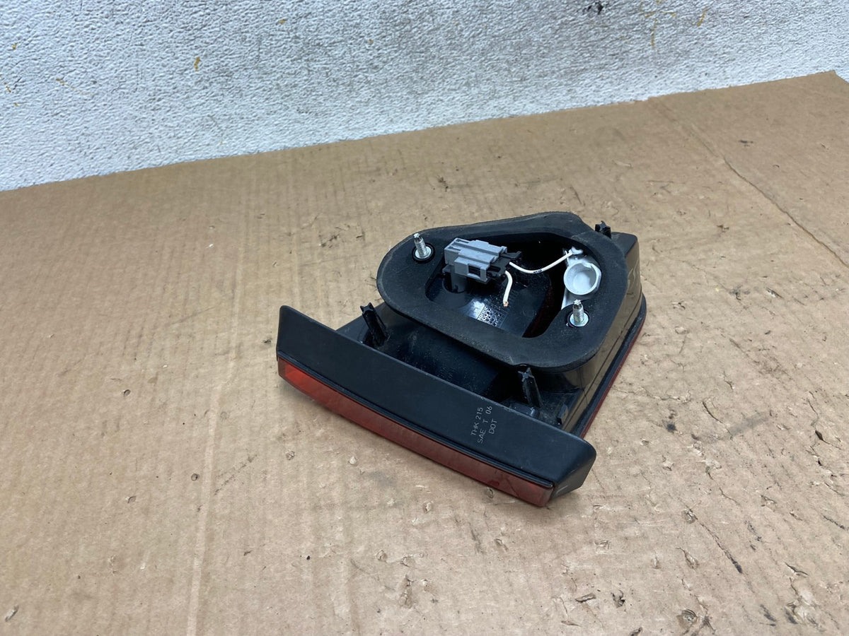 2009-2011 Volkswagen Tiguan Right Passenger Side Inner Tail Light AF4836 LK4