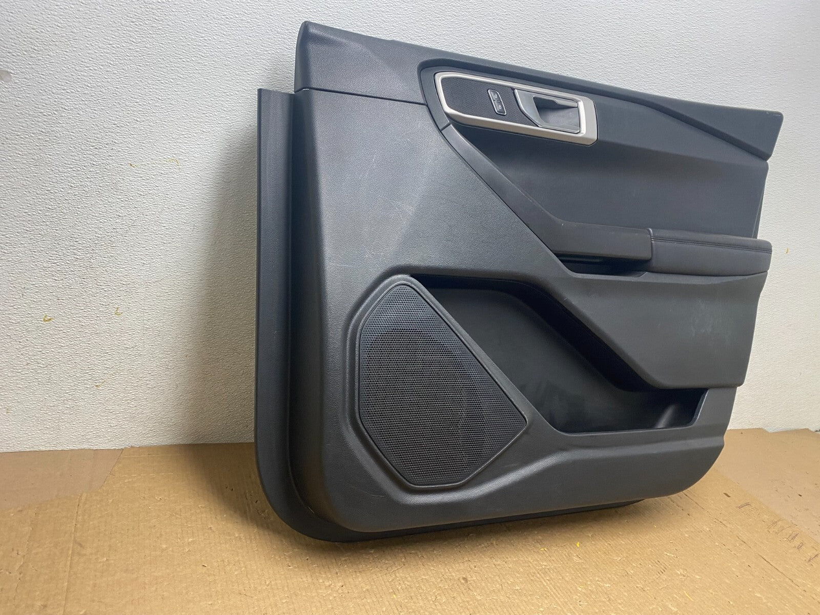 2020 to 2023 Ford Explorer Interceptor Front Right Side Door Panel OEM G17782