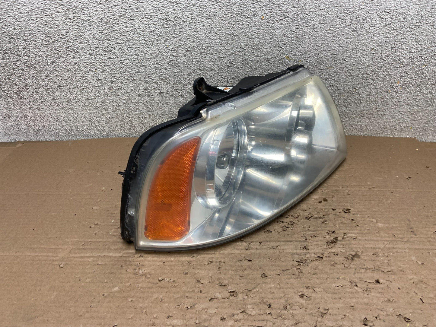 Xenon 2003-2006 Lincoln Navigator Right Passenger Side Headlight OEM AB1717 DW2
