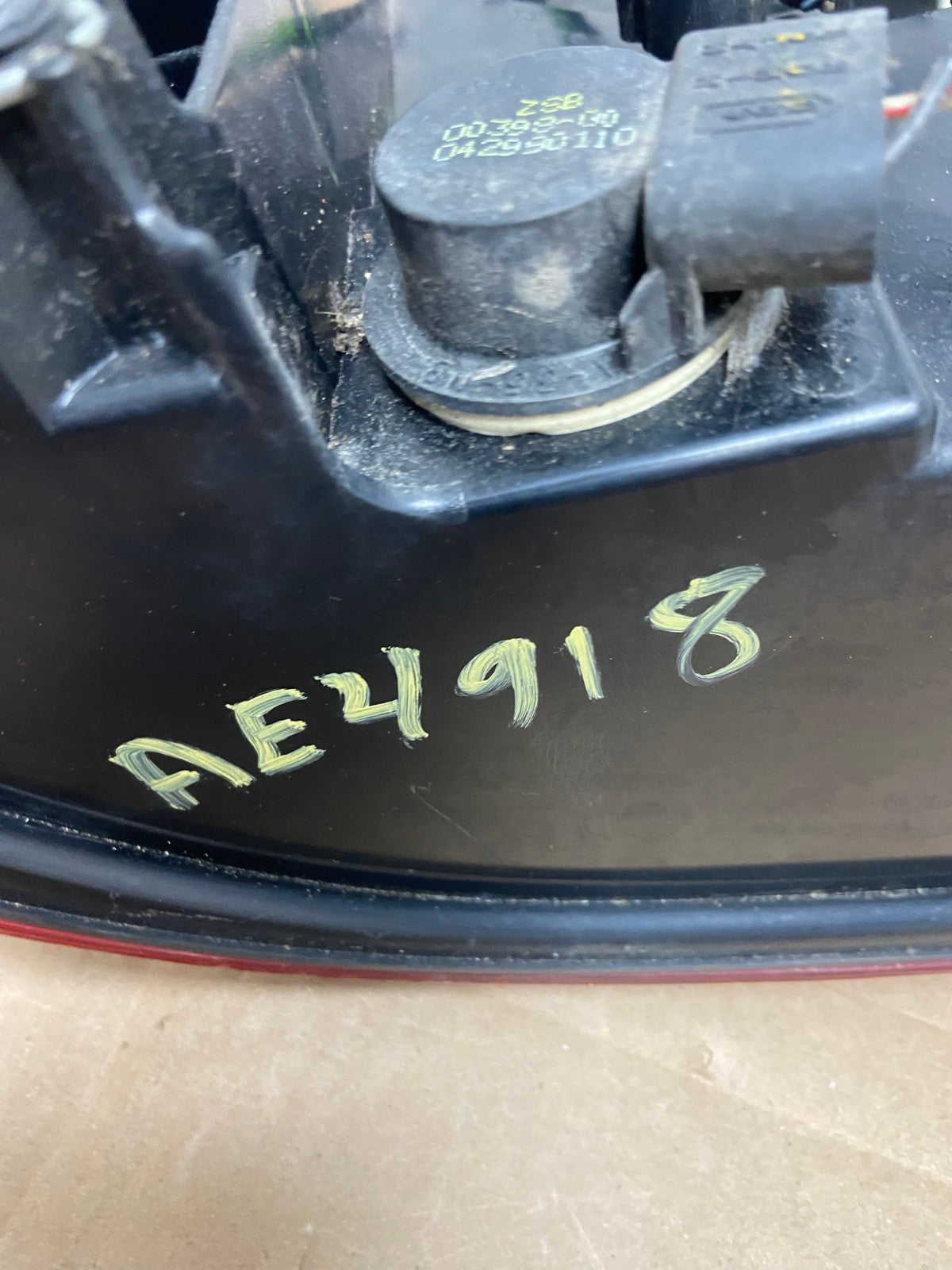 2005 to 2007 Mercury Montego Right Passenger Side Tail Light AE4918 LK9