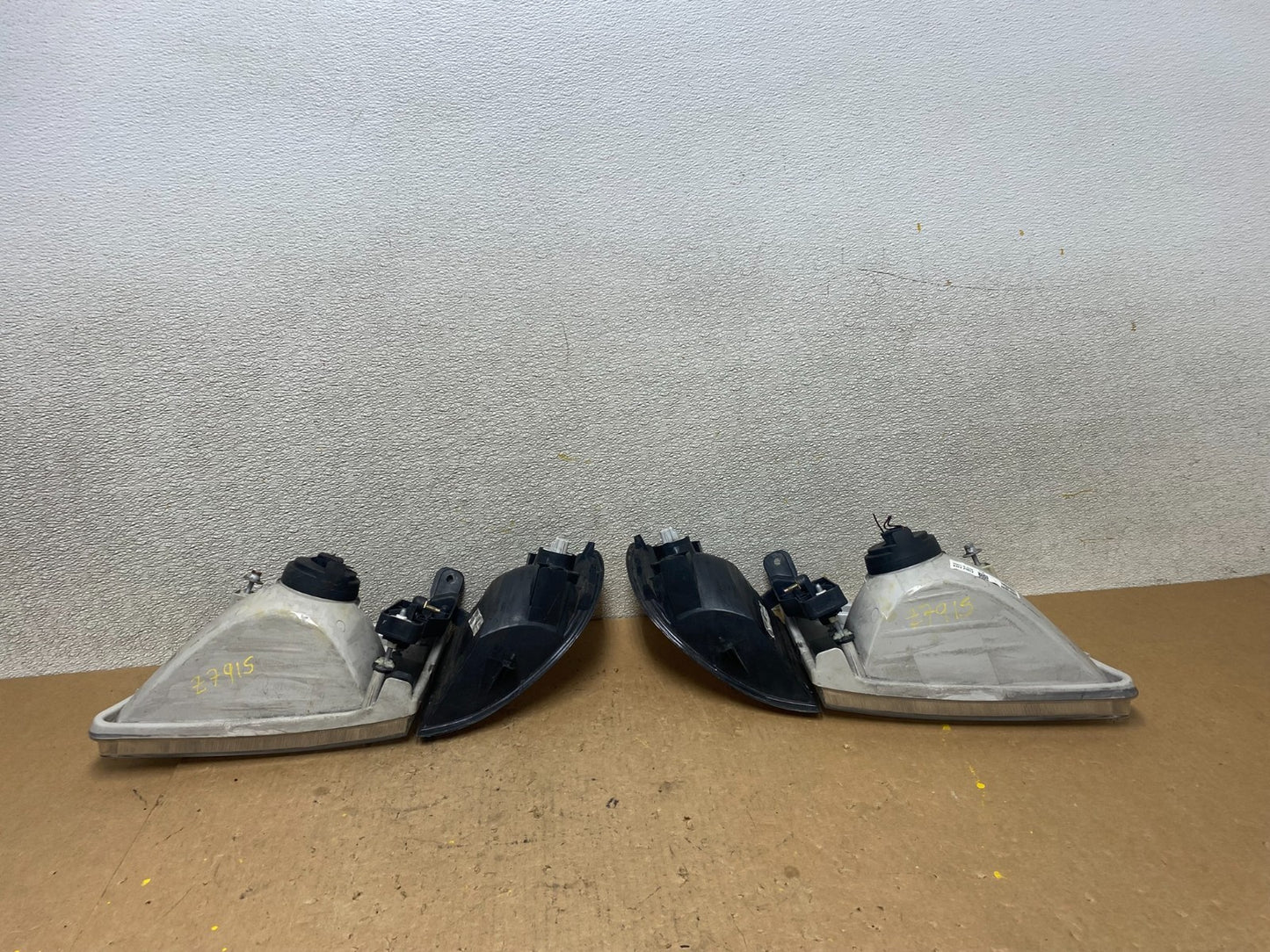 2001 2002 2003 Toyota Sienna Left+Right Side Set Headlights Halogen Z7915 DW8