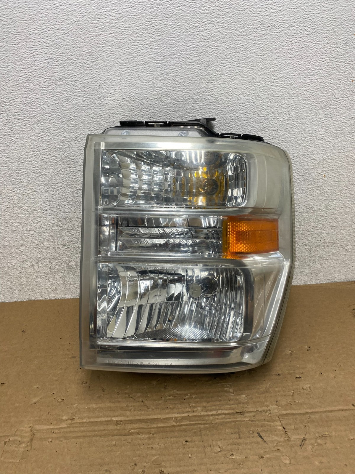2008-2014 Ford Econoline E150 E250 E350 Left Driver LH Headlight AD4048 DW0