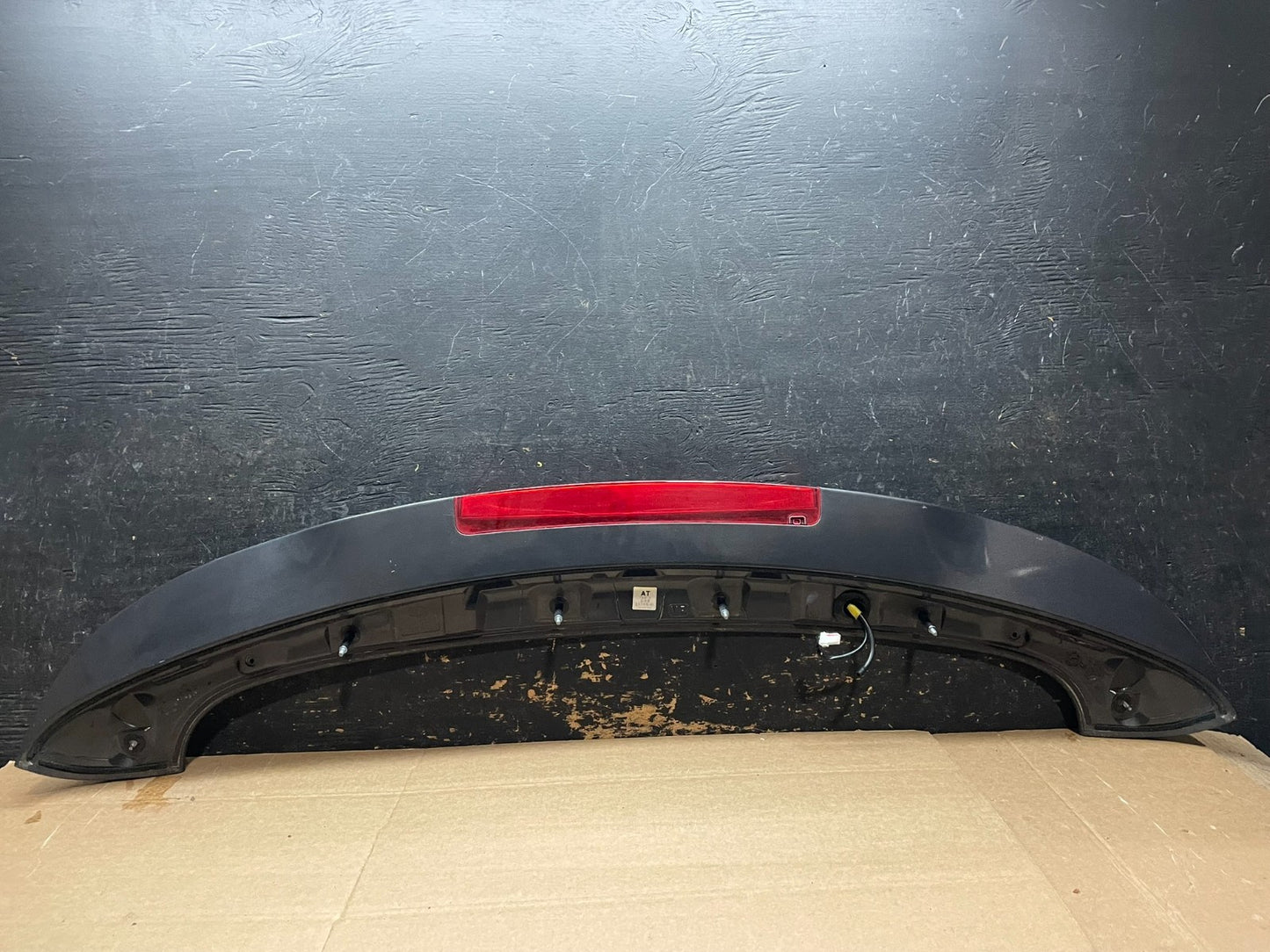 2015 to 2020 Kia Sedona Rear Trunk Spoiler Wing Oem Y9246 DG8