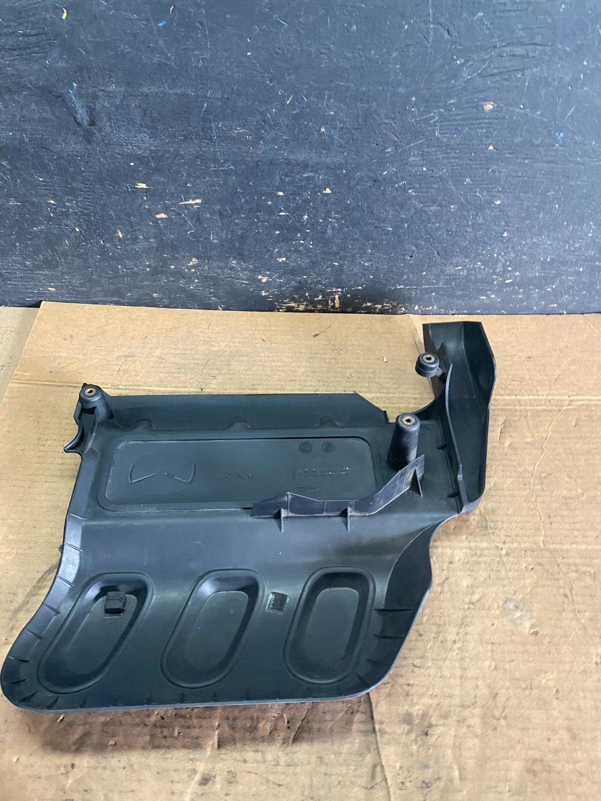 2000 to 2003 Mazda Tribute  DOHC 24 VALVE Engine Shield Top Cover Oem q8485 DG4