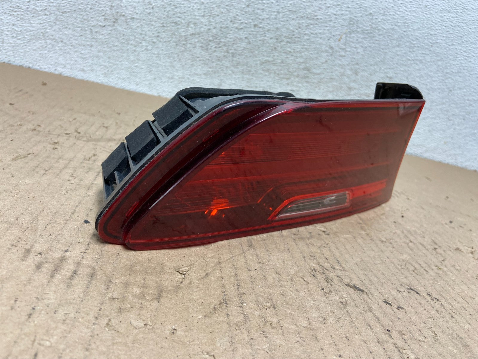 2012 - 2017 BMW F06 650i Left Driver LH Side Inner Tail Light AF3257 DG2