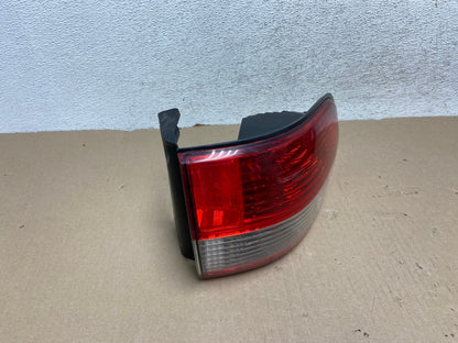 2001 2002 2003 Toyota Sienna Right Passenger Rh Side Tail Light AG6830 LK2