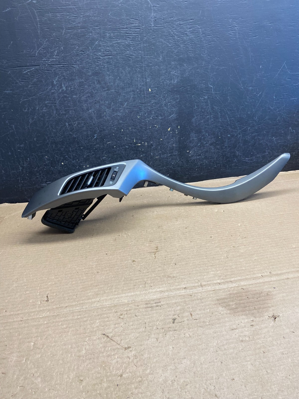 2013 to 2017 Hyundai Elantra GT Dashboard Left Air Vent AH1585 DG0