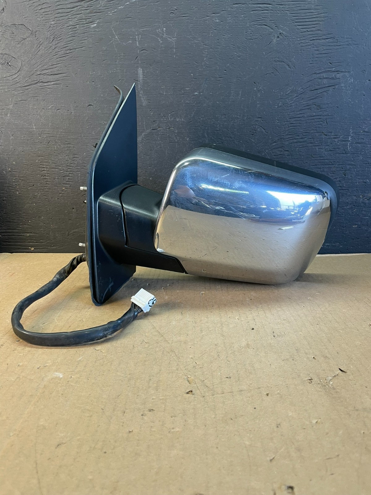 2004-2010 Infiniti QX56 Left Driver LH View Mirror AD5609 DW0