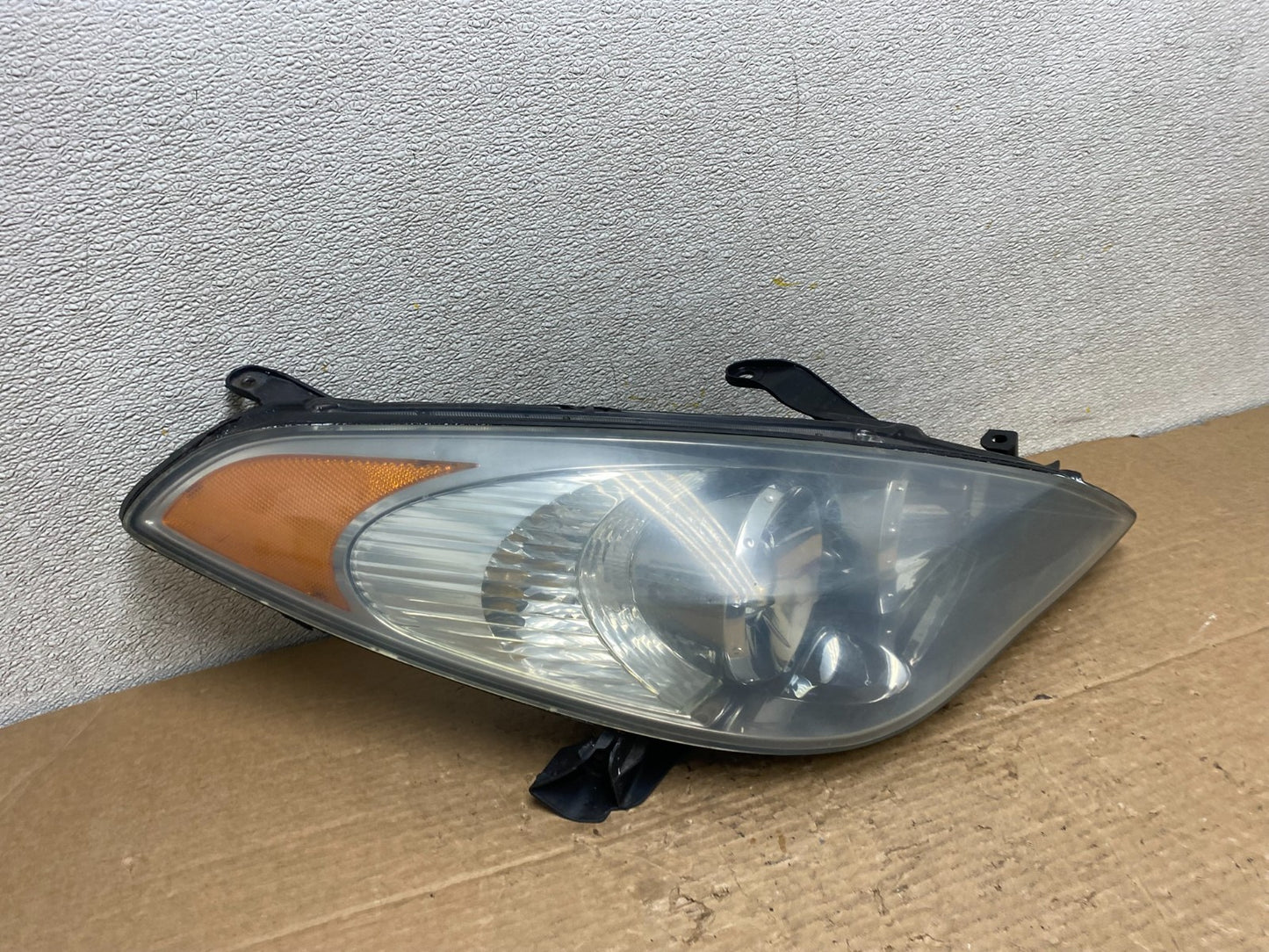 2004 2005 2006 Toyota Solara Halogen Headlight Right Passenger Side Z2866 DW2
