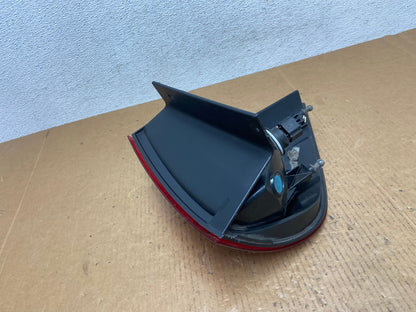 2009 to 2014 Volkswagen Routan Right Passenger RH Side Tail Light AE0475 LK4