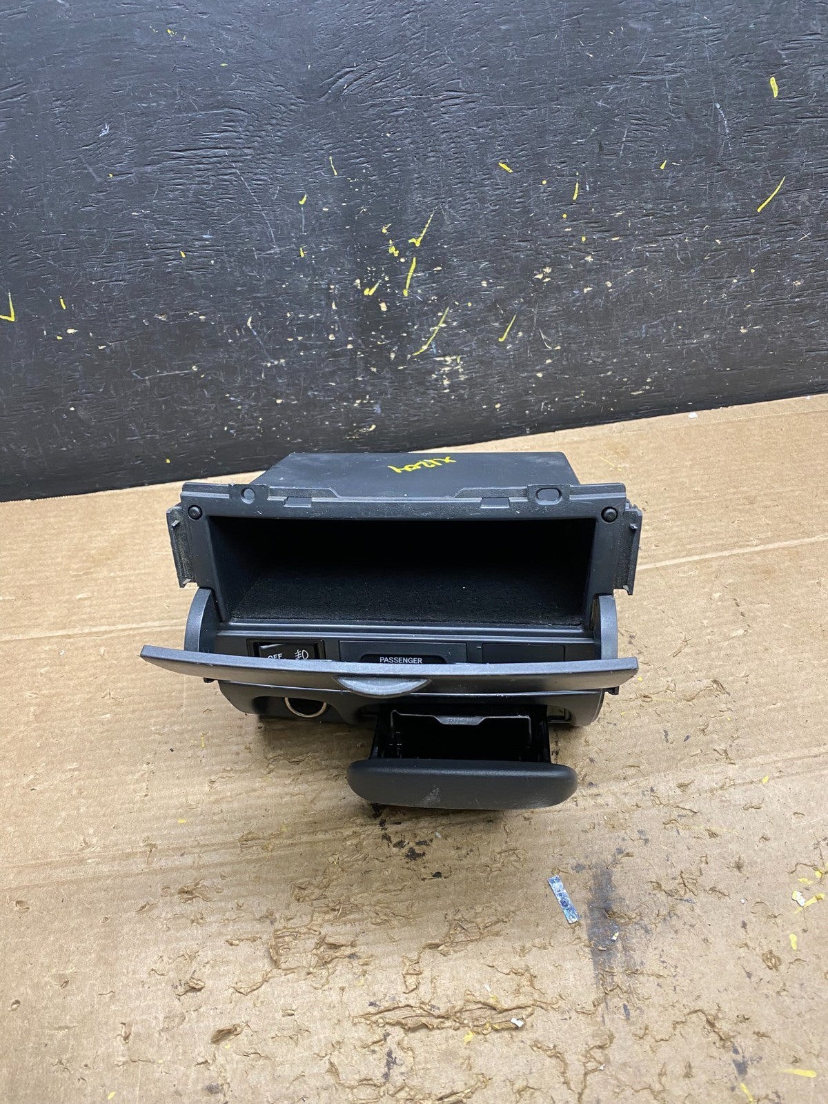 2004 - 2006 Scion XB Center Dash Console Lighter Ashtray Console Oem X1204 DG1
