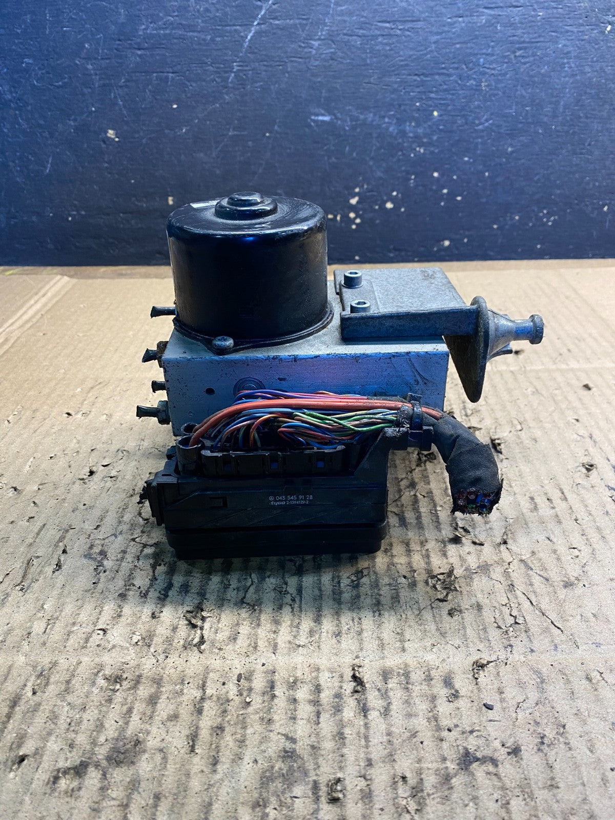 2006 - 2007 Mercedes C280  ABS Anti Lock Brake Pump Module a2035454732 ab3511 DG3