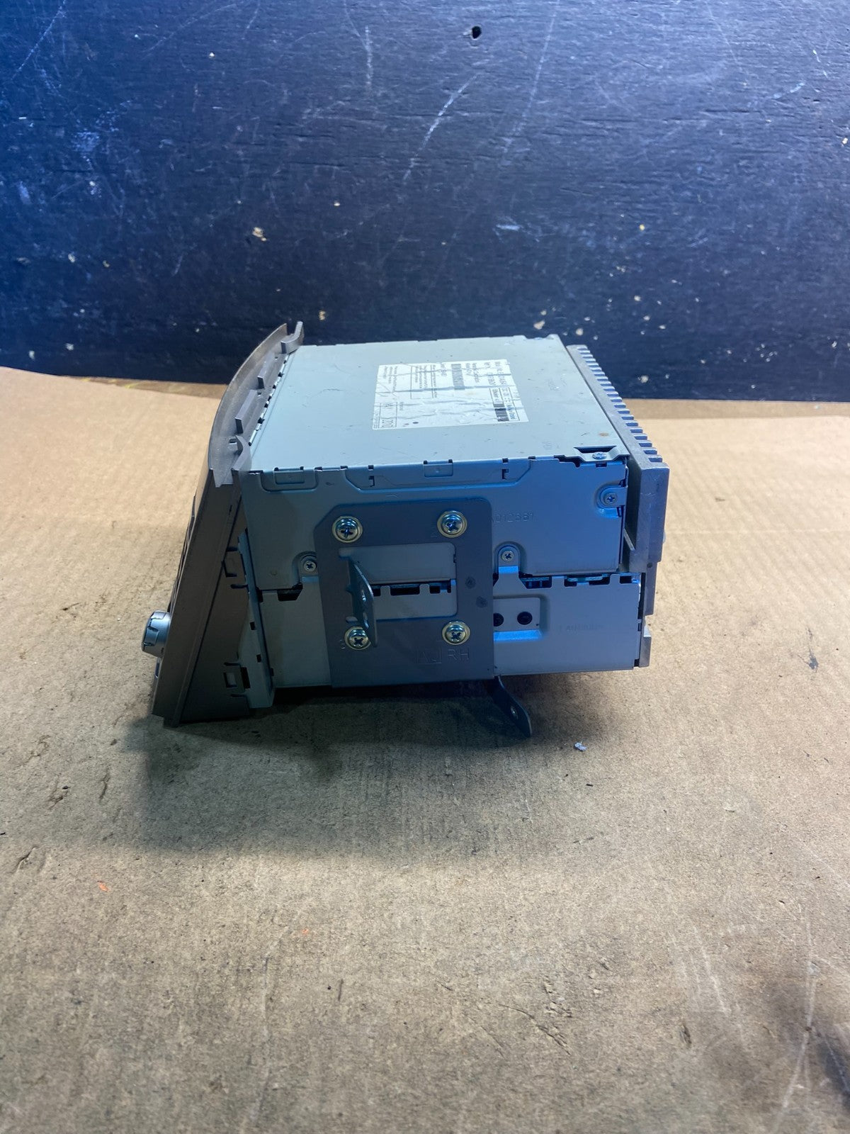 2010 - 2013 Subaru Outback Radio AM/FM CD Player mp3 Audio Z5545 MS1