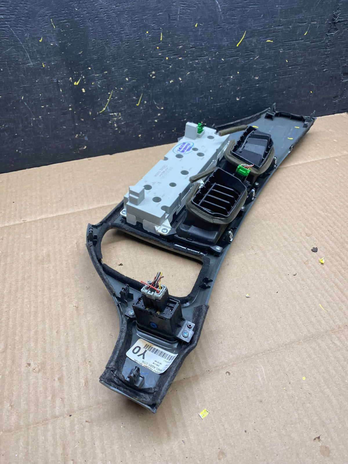 2005 to 2010 Honda Odyssey Radio Climate Control Dash Trim Bezel U5911 DG4
