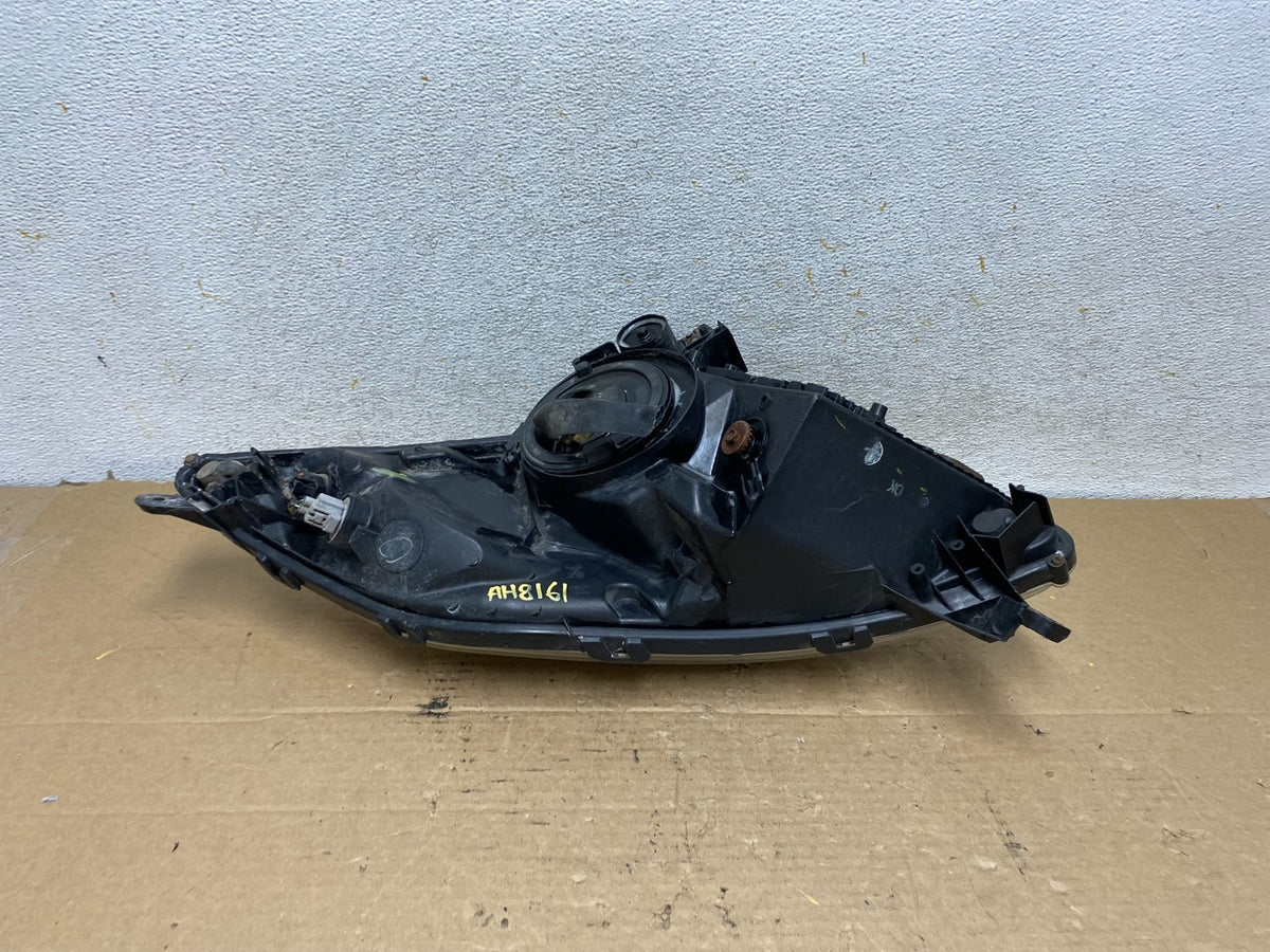 2004-2005 Toyota Prius Right Passenger RH Halogen Headlight AH8161 DW3