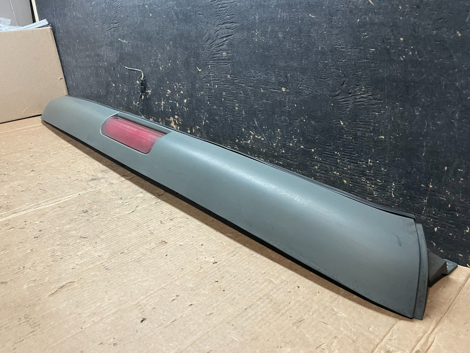 1996 to 2002 Chevrolet Express 3rd Third Brake Light Trim Spoiler Z8108 DG1