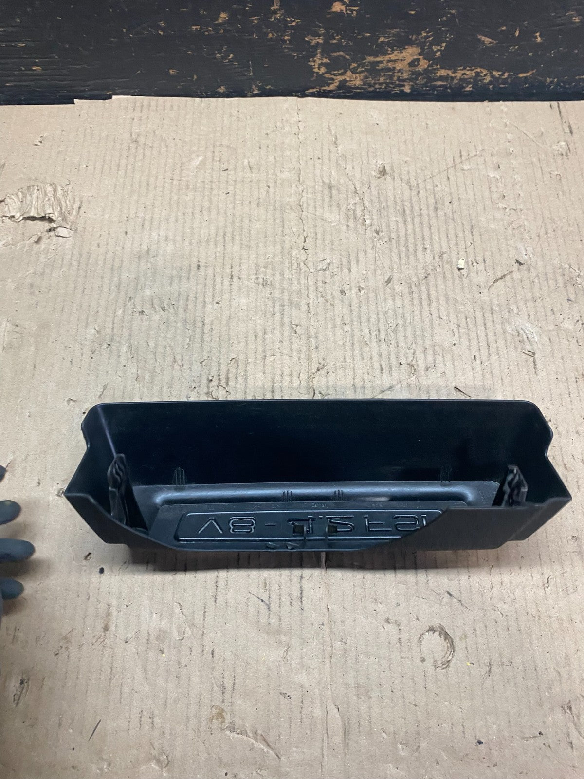 2007 2008 2009 Audi A8 4.2L FSI Engine Motor Cover V3928 DG4