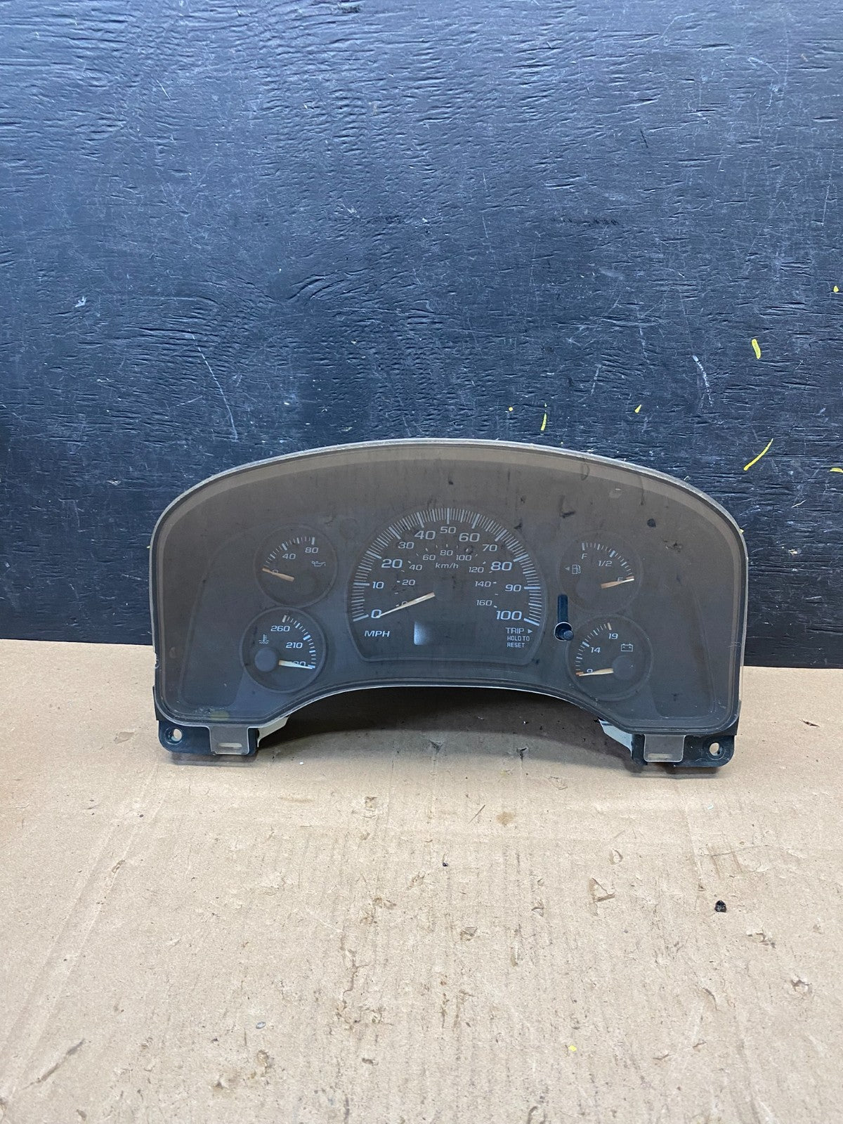 2006 to 2009 Chevrolet Trailblazer Speedometer Cluster Gauge OEM  r8864 DG0