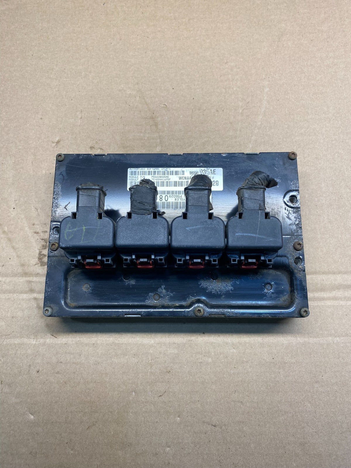 2010 to 2012 Lincoln MKT Blind Spot Control Module Radar Computer AE2218 DG0