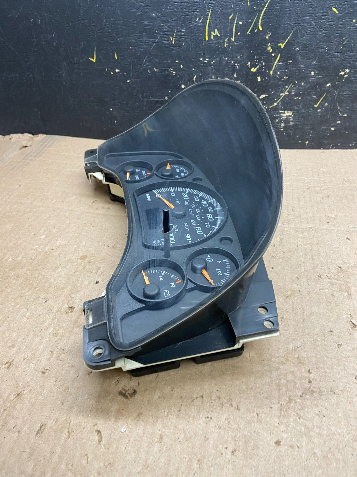 2004 to 2007 Chevrolet Express Speedometer Cluster Gauge OEM Z1613  DG2