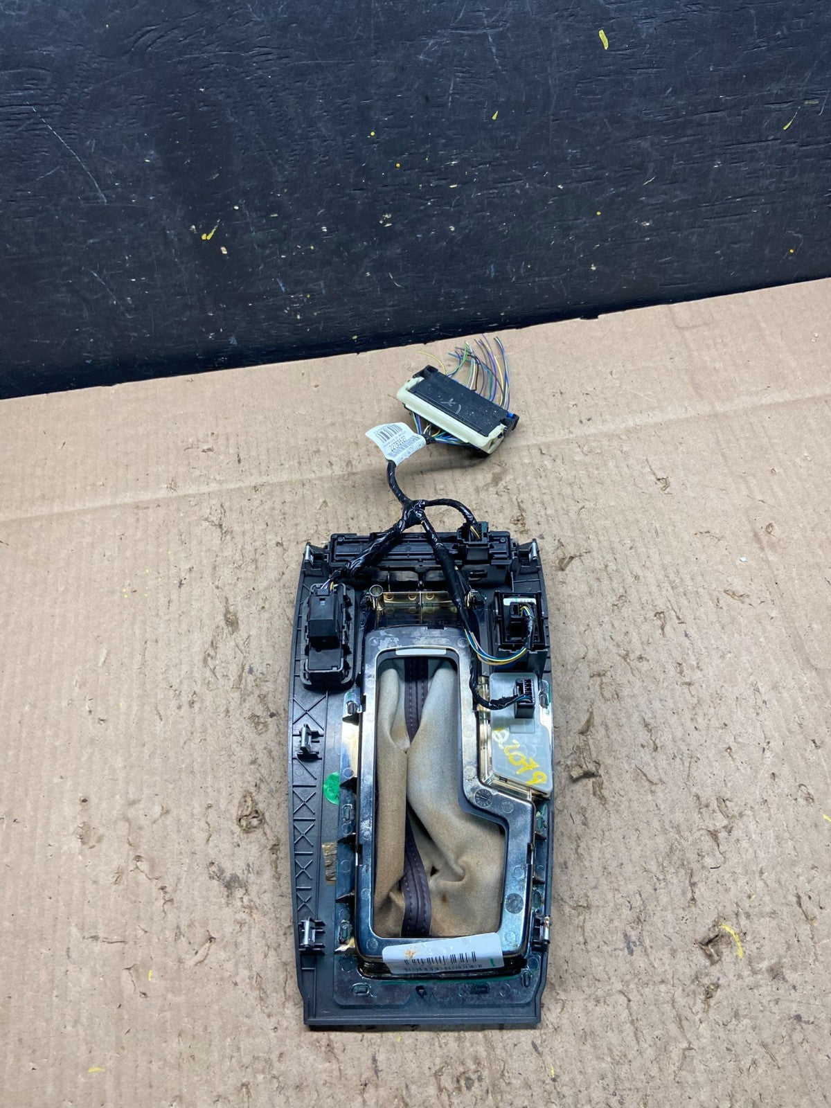 2010 to 2013 Buick Lacrosse Center Console Auto Shifter Floor Bezel Q2079 DG5