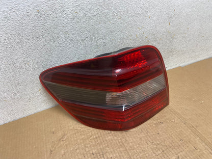 2009 to 2011 Mercedes ML350 ML-Class Left Driver Side LH Tail Light AI6824 LK2