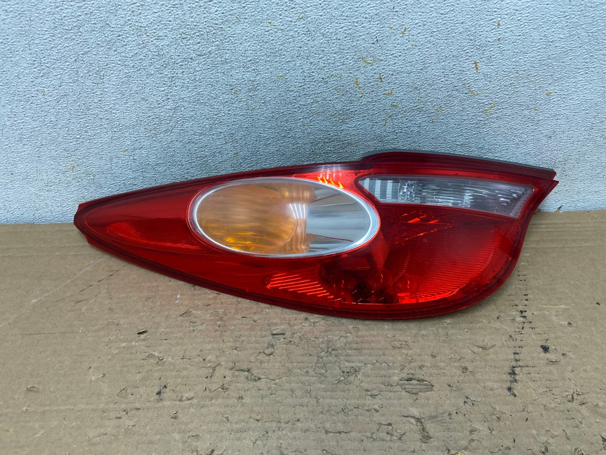 2004 2005 2006 Toyota Solara Left Driver Lh Side Tail Light AH9293 LK0