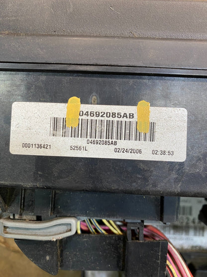 2006 Jeep Grand Cherokee Integrated Power Fuse Box 04692085ab aa7208 DG6