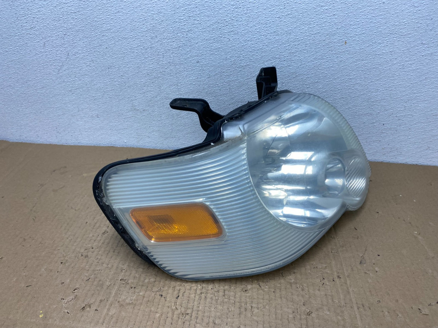 2006 to 2010 Ford Explorer Right Passenger Side Headlight AC3942 DW2