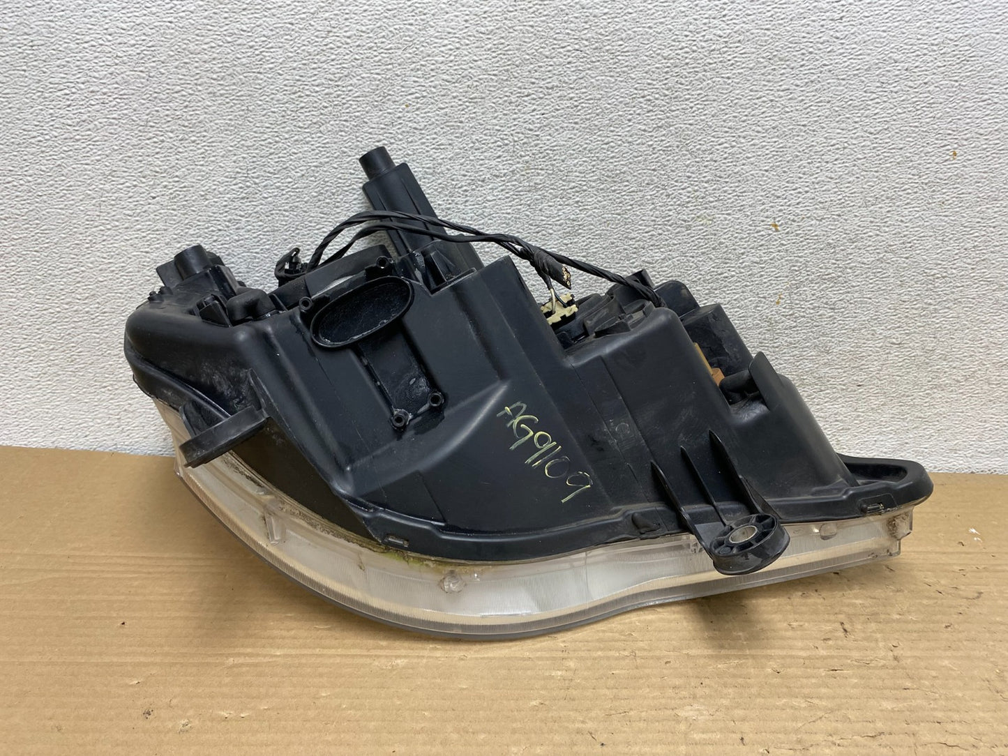 2008 to 2016 Chrysler Town and Country Left Driver Lh Side Headlight AG9109 DW9