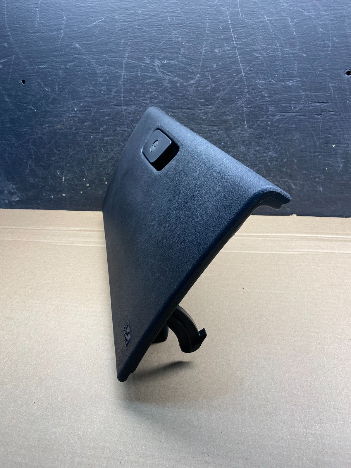 2015 2016 2017 Chrysler 200 Glove Box Compartment AH7481 DG2