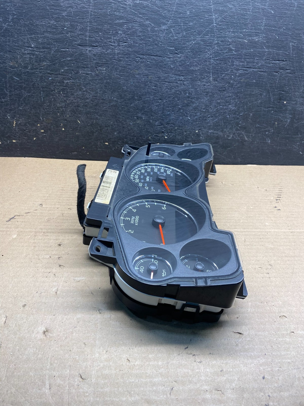2007 to 2013 Chevrolet Silverado Suburban Cluster Gauge Speedometer AH9773 DW1