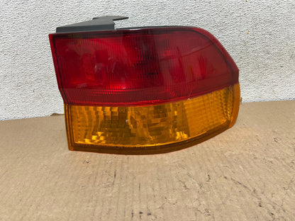 2002 2003 2004 Honda Odyssey Right Passenger Side Tail Light AG8035 LK0