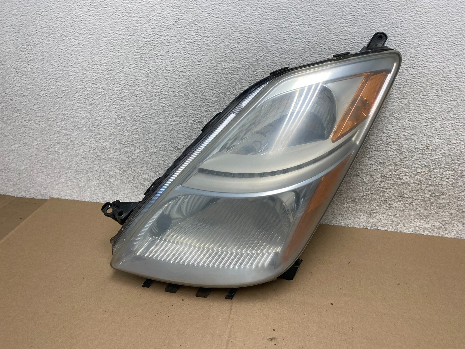 2006-2009 Toyota Prius Left Driver LH Side Blue Headlight Halogen AG6573 DW0