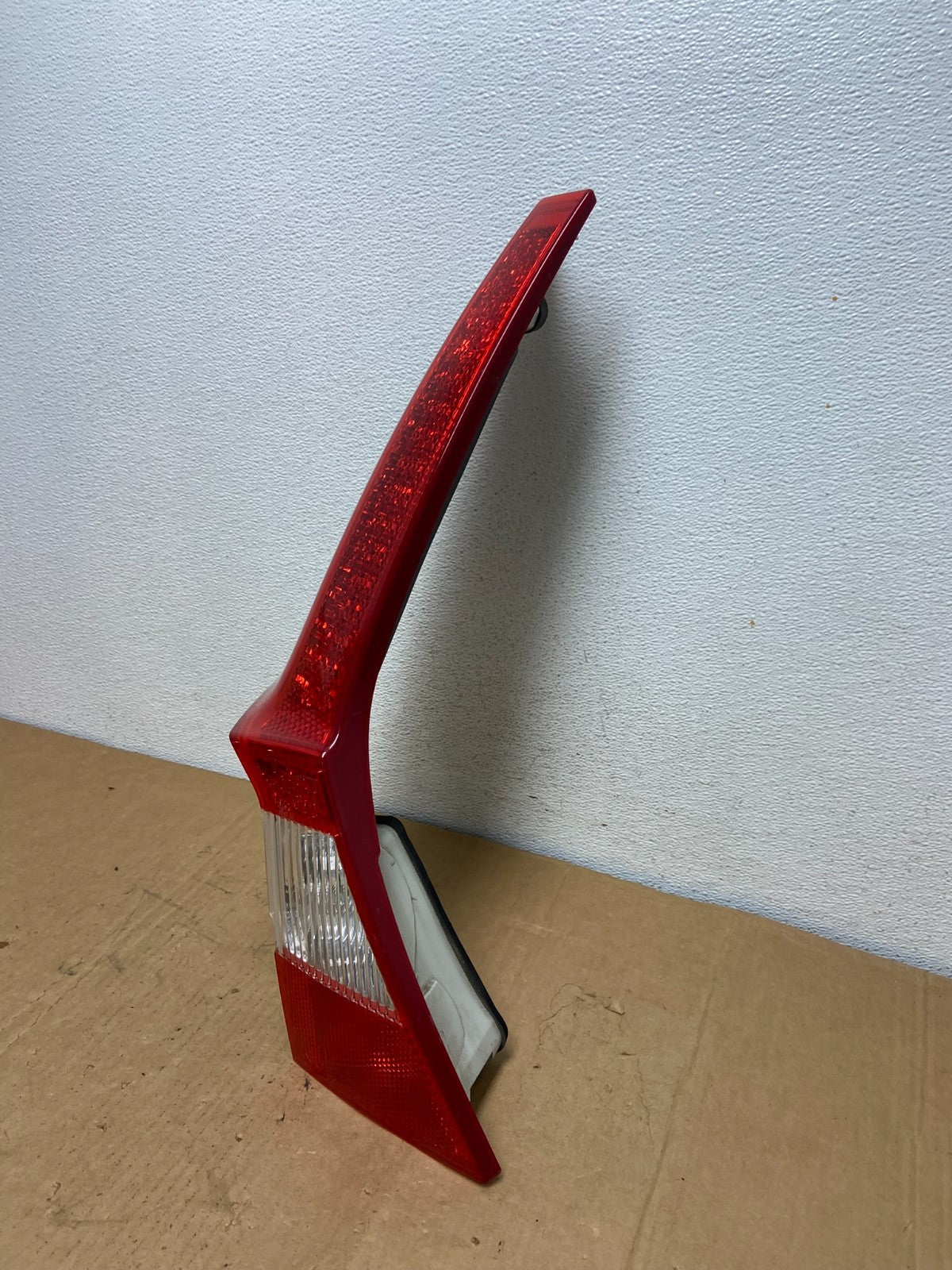 2008 to 2013 Volvo XC70 V70 Left Driver Tail Light Upper AC8531 DW1