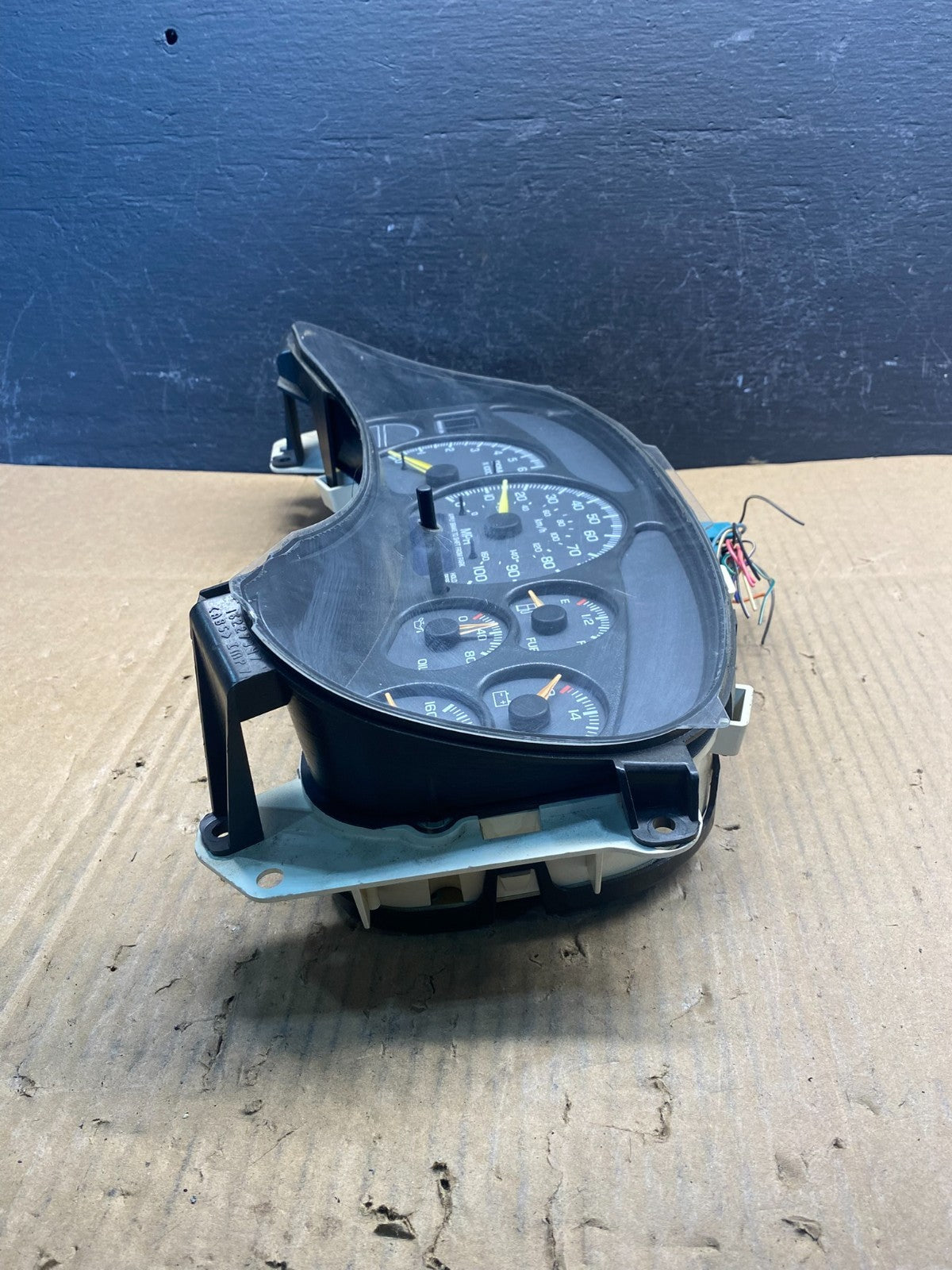 1999 to 2002 Chevrolet Silverado Sierra Cluster Gauge Speedometer ECM AD17492