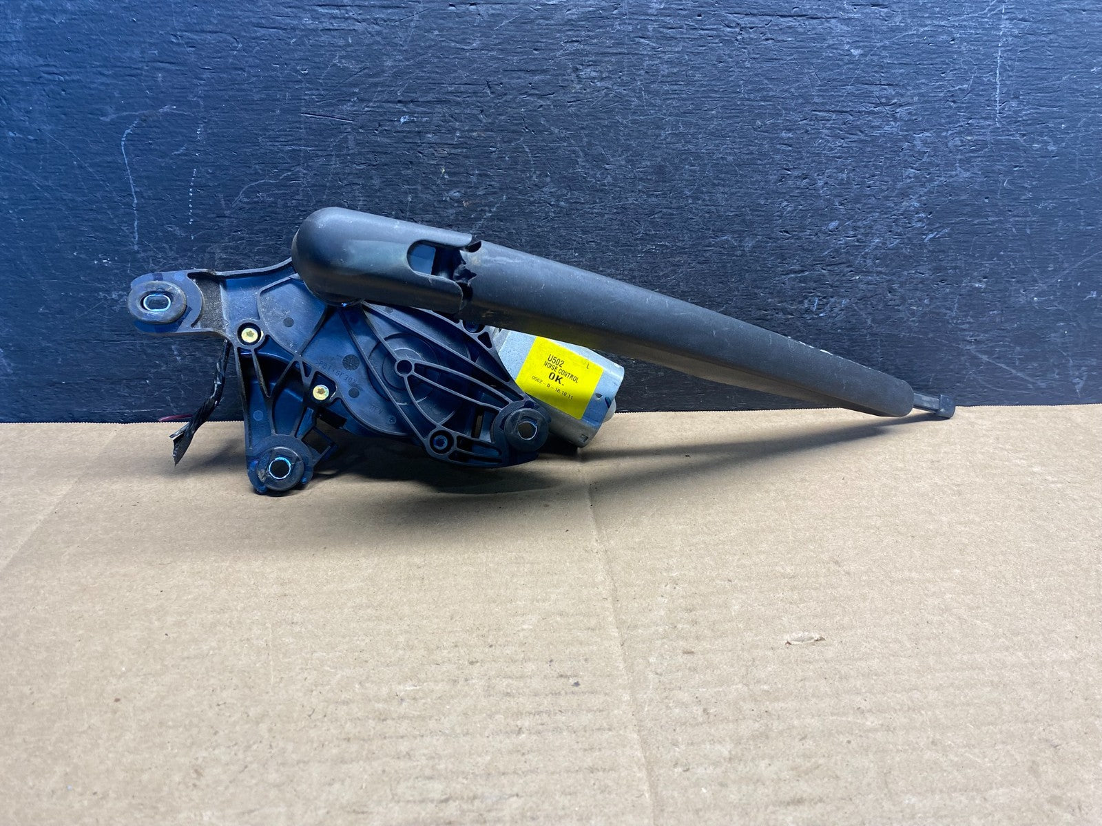 2011 to 2019 Ford Explorer Rear Windshield Wiper Motor ae8268 DG0
