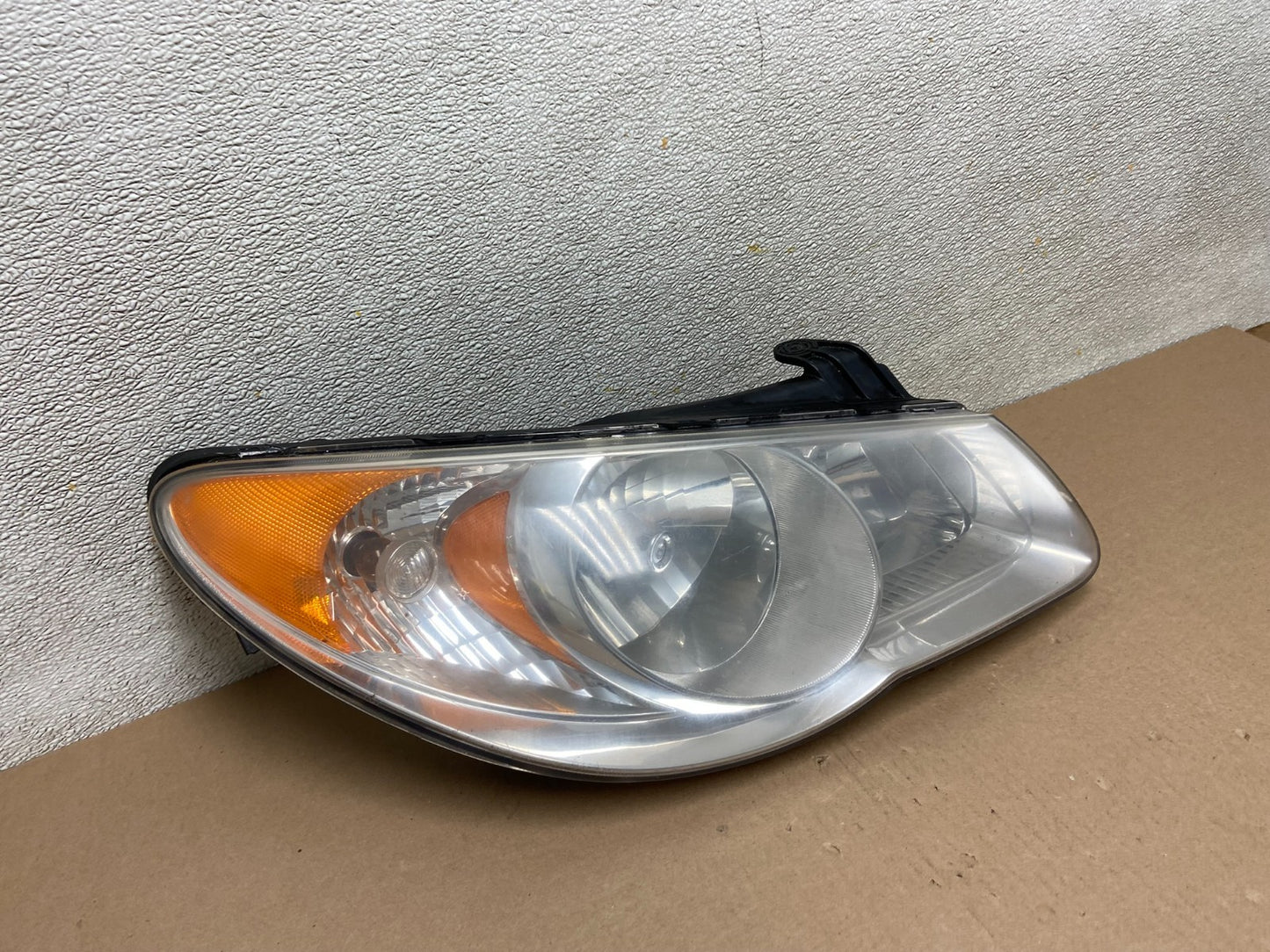 2007 2008 2009 2010 Hyundai Elantra Right Passenger Side Headlight OEM AB4990 DW2