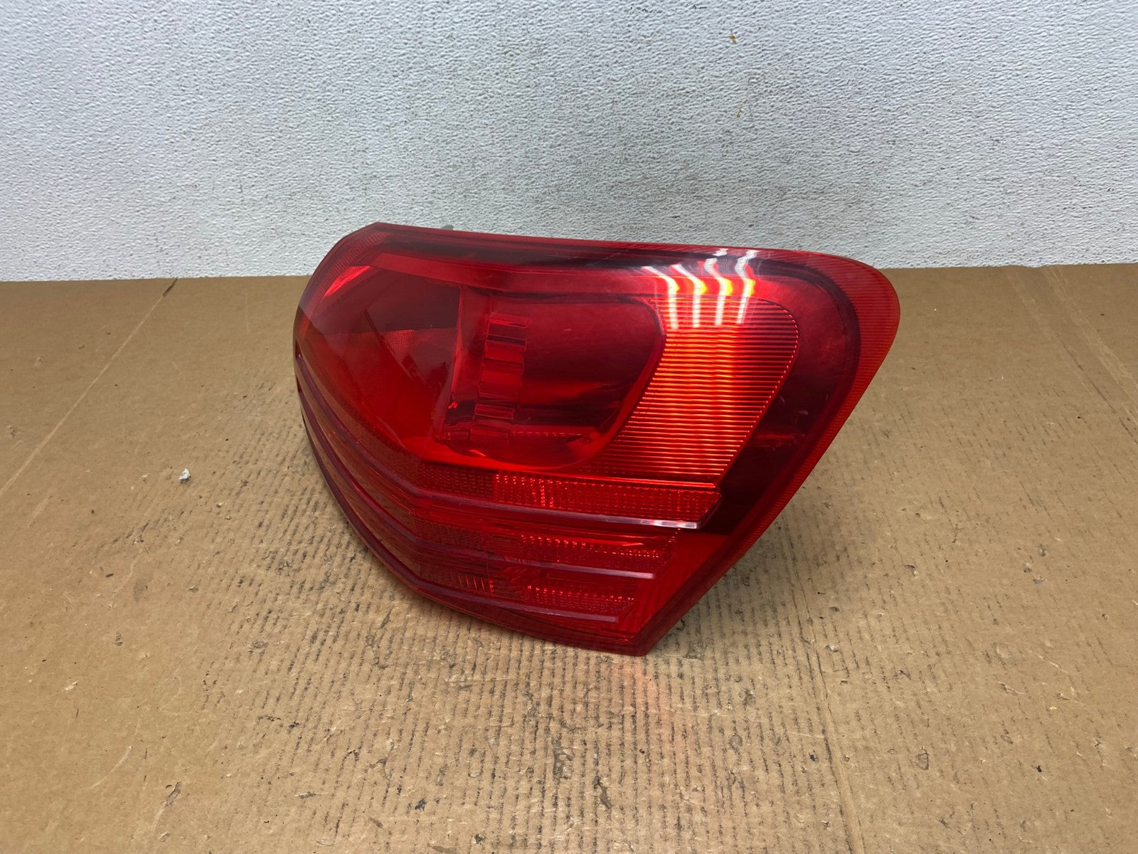 2008 to 2015 Nissan Rogue Right Passenger Rh Side Tail Light AE1487 LK1