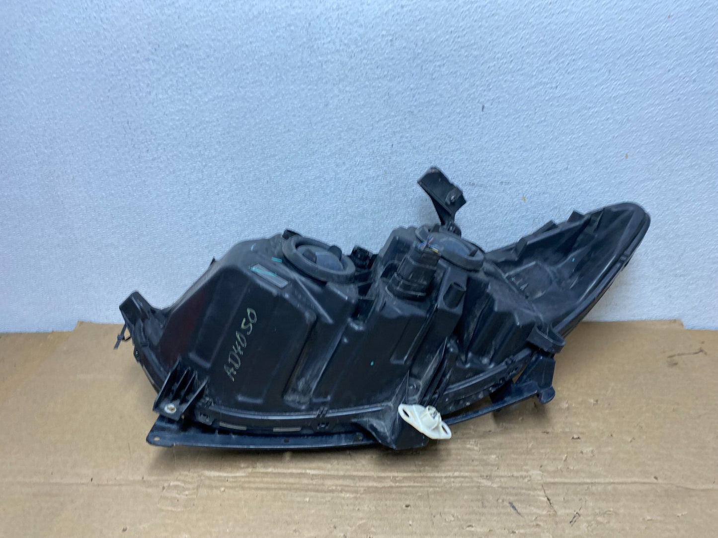 2013 to 2016 Ford Fusion Right Passenger Rh Side Headlight AD4050 DW8