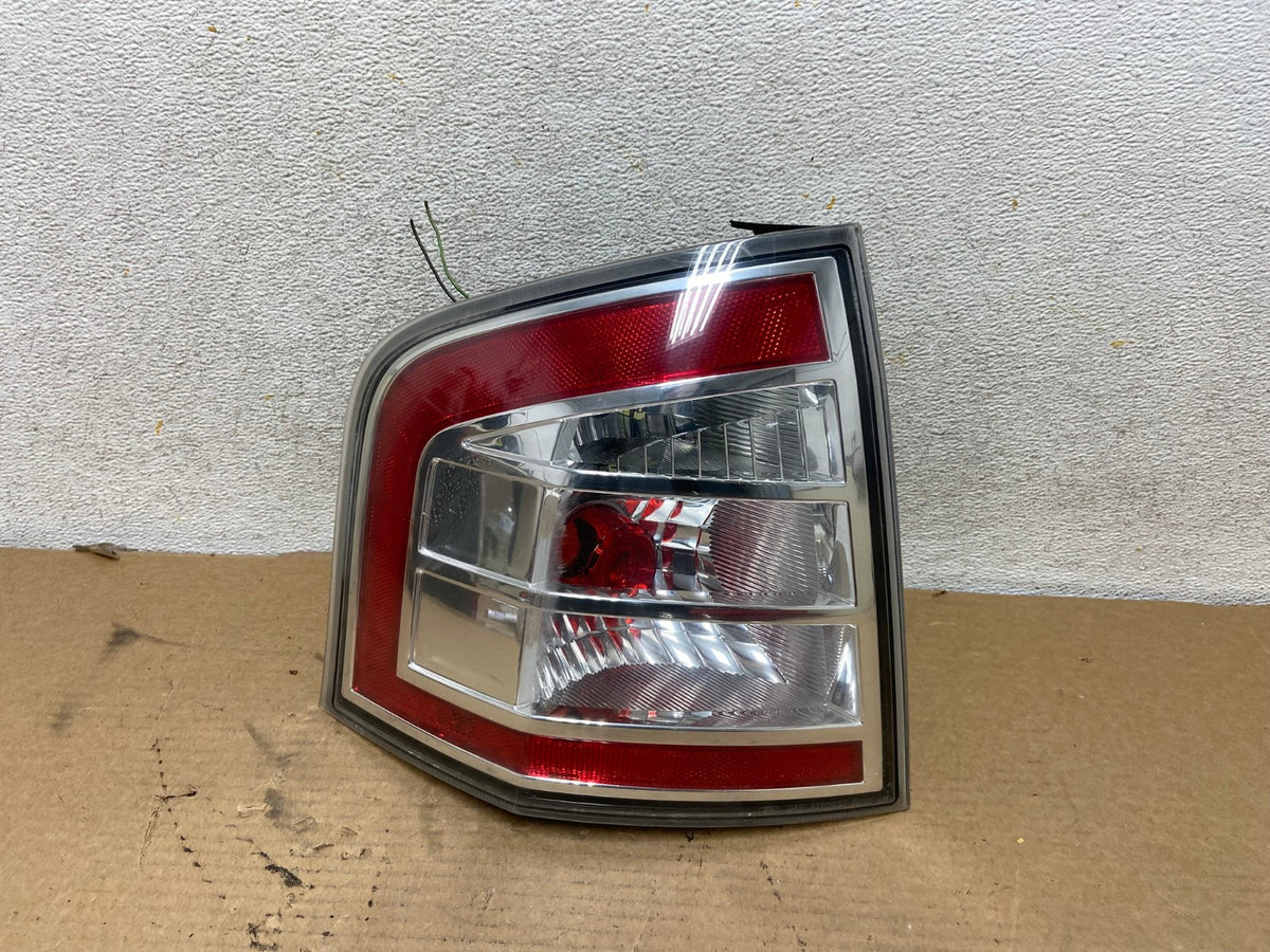 2007 to 2010 Ford Edge Tail light Left Driver Side AH4329 LK0