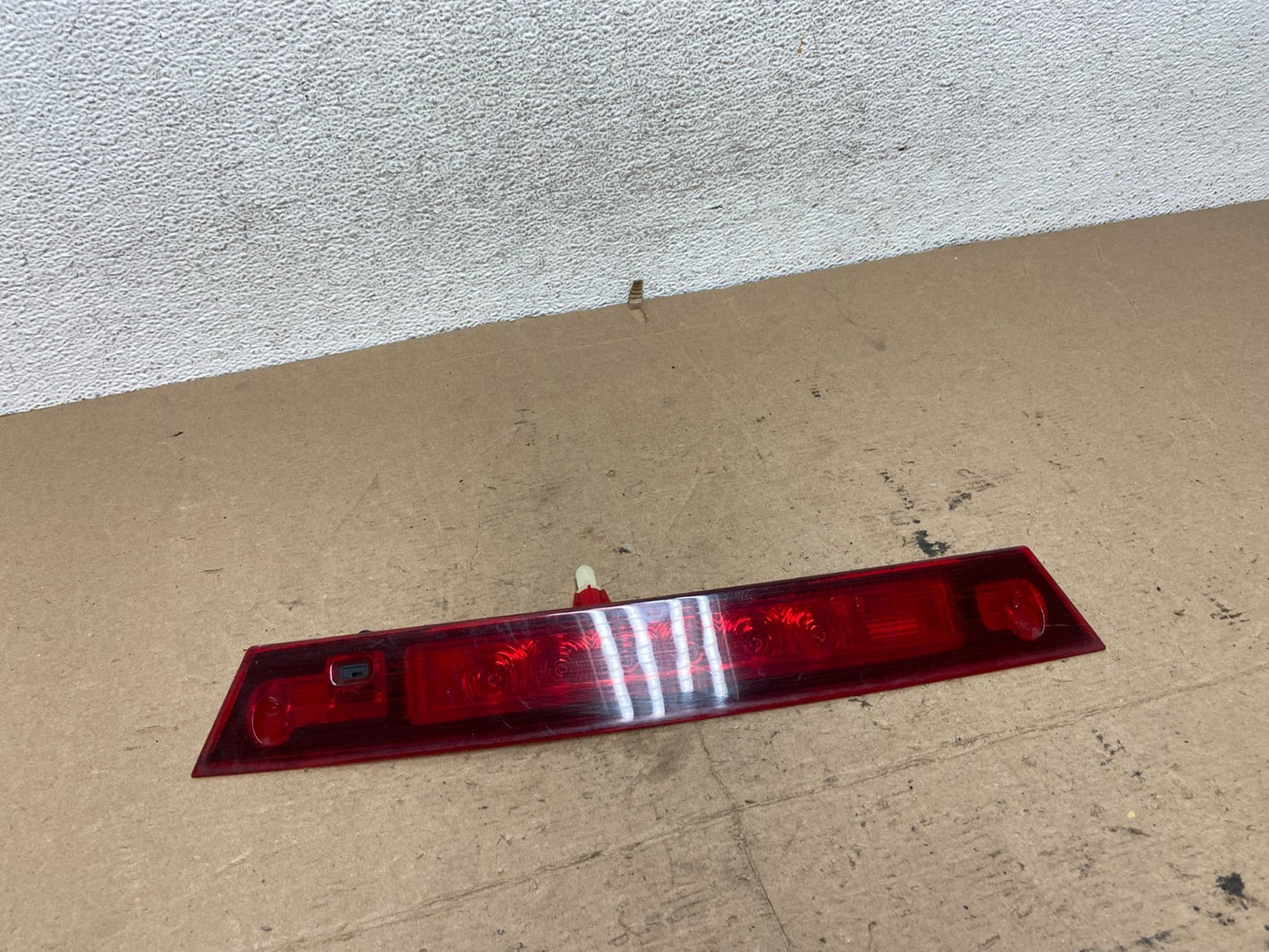 2007 to 2011 Ford Edge Rear Third Brake 3rd Light Lamp af5009 DG0