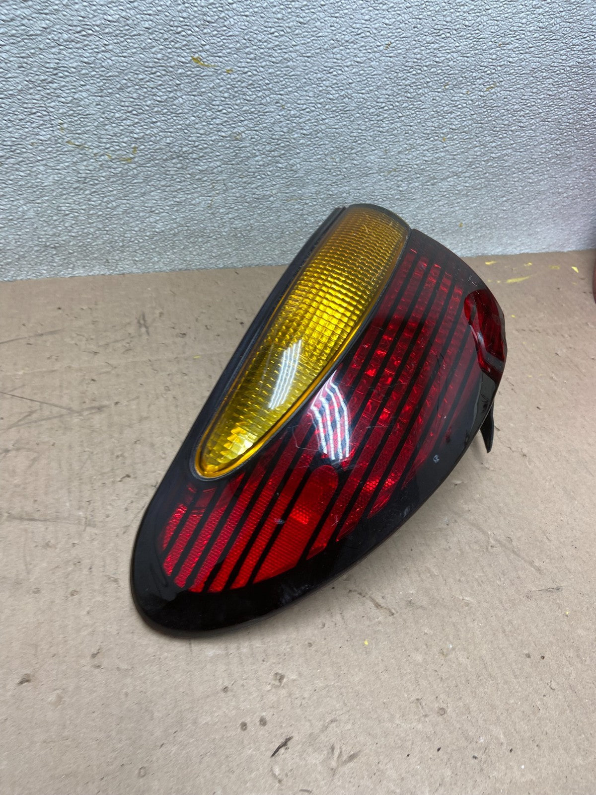 1996 to 1999 Pontiac Bonneville Right Passenger RH Side Tail Light OEM AA0435 DW2