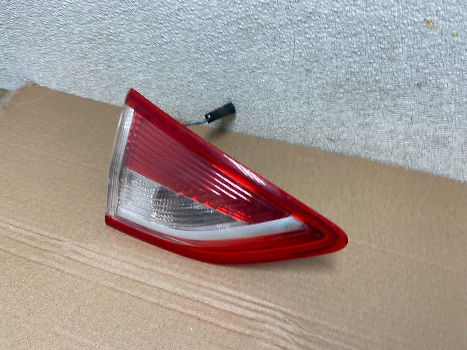 2013 to 2016 Ford Escape Left Driver LH Side Inner Tail Light OEM AB0935 LK1