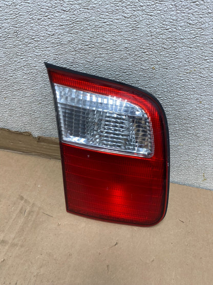 2001 2002 Subaru Forester Left Driver Inner Lid Mounted Tail Light Oem U7054 DW0