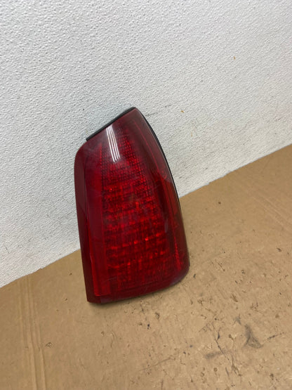 2000 to 2005 Cadillac Deville Right Passenger Rh Side Tail Light AD3283 LK2